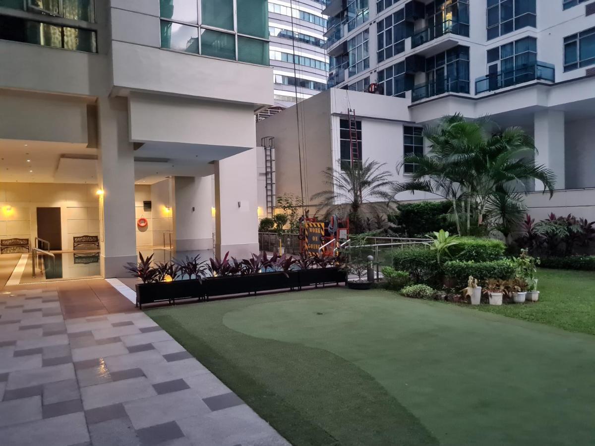 סן פדרו מקאטי Huge Condo Unit Near Burgos Circle, St Lukes, Shangri-La - P Hamptons T1 מראה חיצוני תמונה